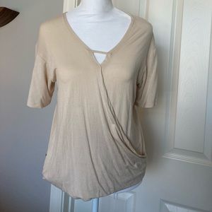 American eagle tan flowy v-neck